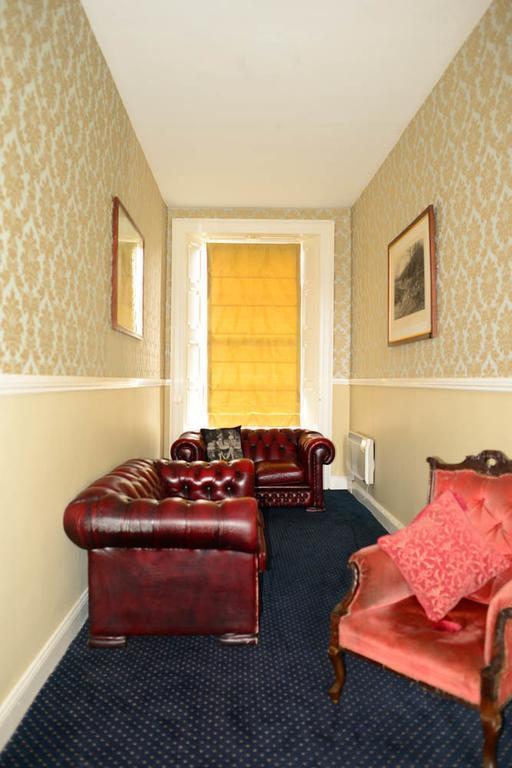 Finnegans Hostel And B&B Accommodation Тралий Екстериор снимка